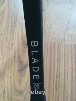 Wilson Blade 98, v7, 18x20, grip size 3 (4 and 3/8)