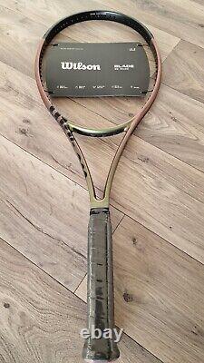 Wilson Blade V8 305g 18/20 Tsitsipas' racket Grip 4 (ad 52A)