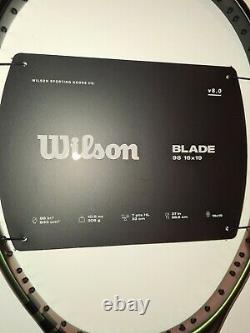 Wilson blade 98 tennis racket